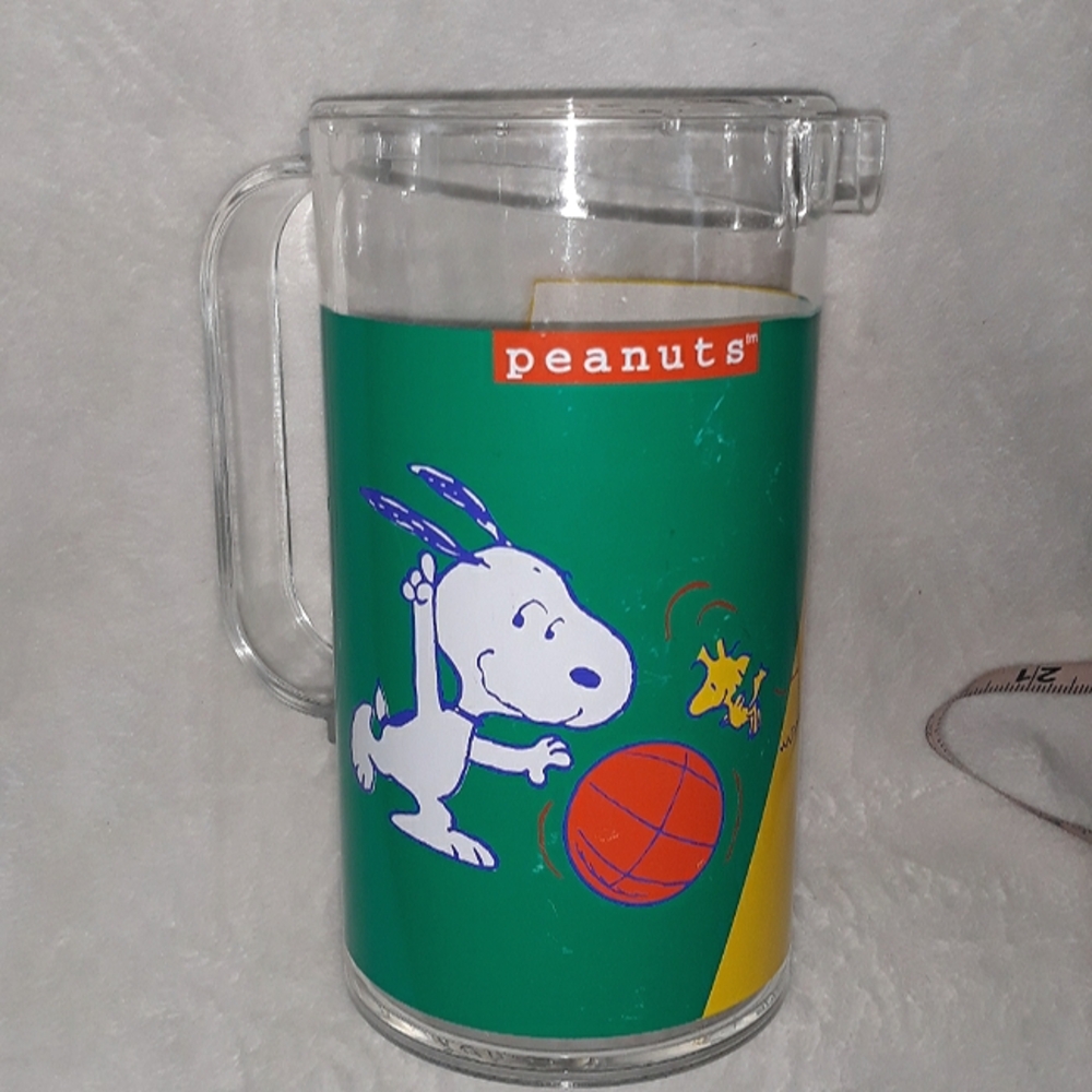 Snoopy & Woodstock Peanuts Basketball Vintage Zack! Designs Plastic Pitcher
